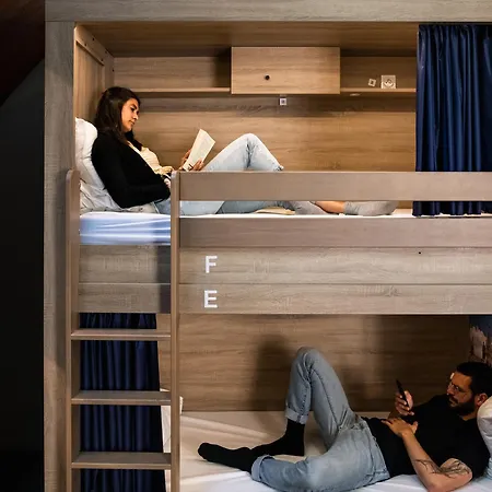 The People - Hostel